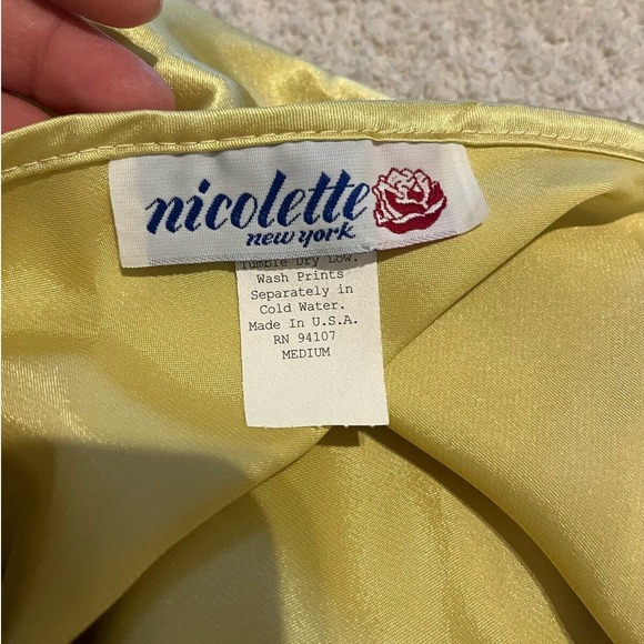 Nicolette New York Vintage Yellow Satin Chemise Nightgown Bow Accent USA Mens M - Picture 5 of 6